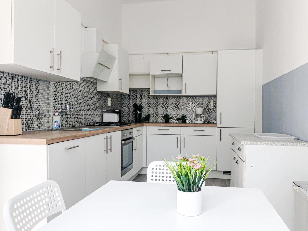 Commodious 2Br Apt. Near Akh-Perfect For Groups Vídeň Exteriér fotografie