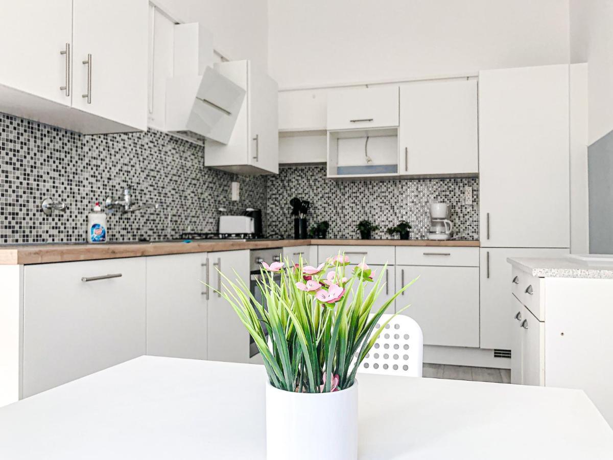 Commodious 2Br Apt. Near Akh-Perfect For Groups Vídeň Exteriér fotografie