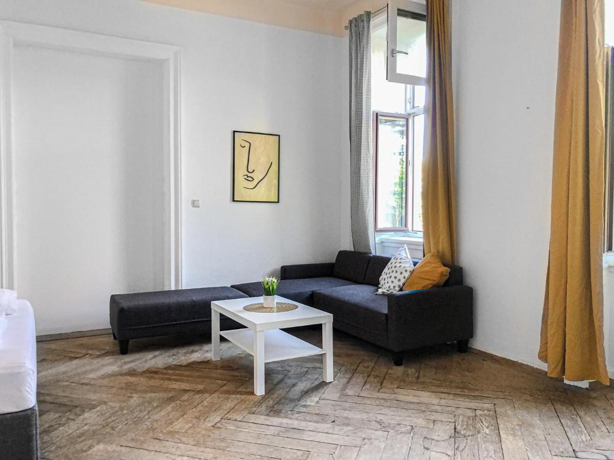 Commodious 2Br Apt. Near Akh-Perfect For Groups Vídeň Exteriér fotografie